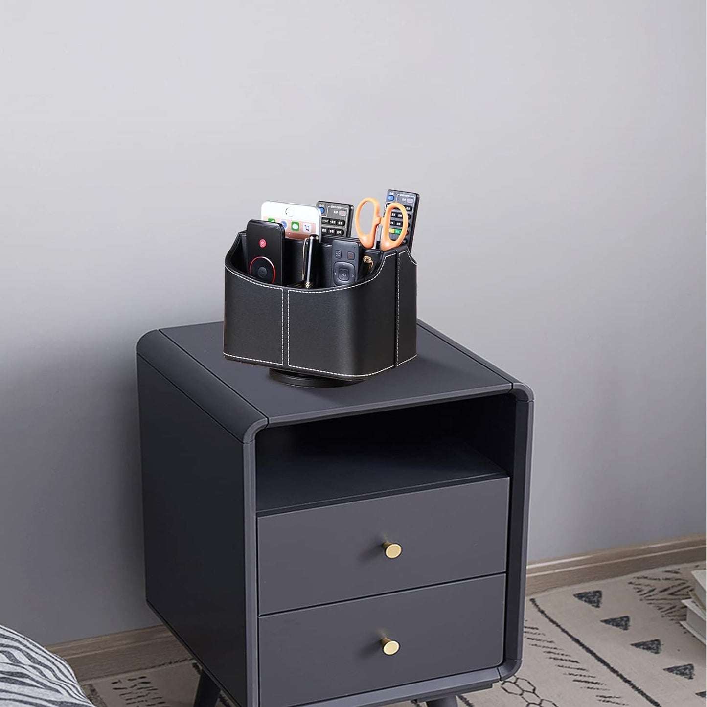 Premium PU Leather 360-Degree Spinning Remote Control Holder and Organizer for Desk and Bedside Table - Versatile Storage Solution for Media Controllers, Makeup Brushes, Glasses, Pens, and Office Accessories