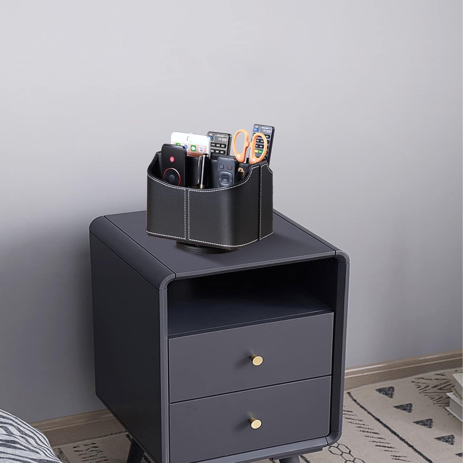 Premium PU Leather 360-Degree Spinning Remote Control Holder and Organizer for Desk and Bedside Table - Versatile Storage Solution for Media Controllers, Makeup Brushes, Glasses, Pens, and Office Accessories